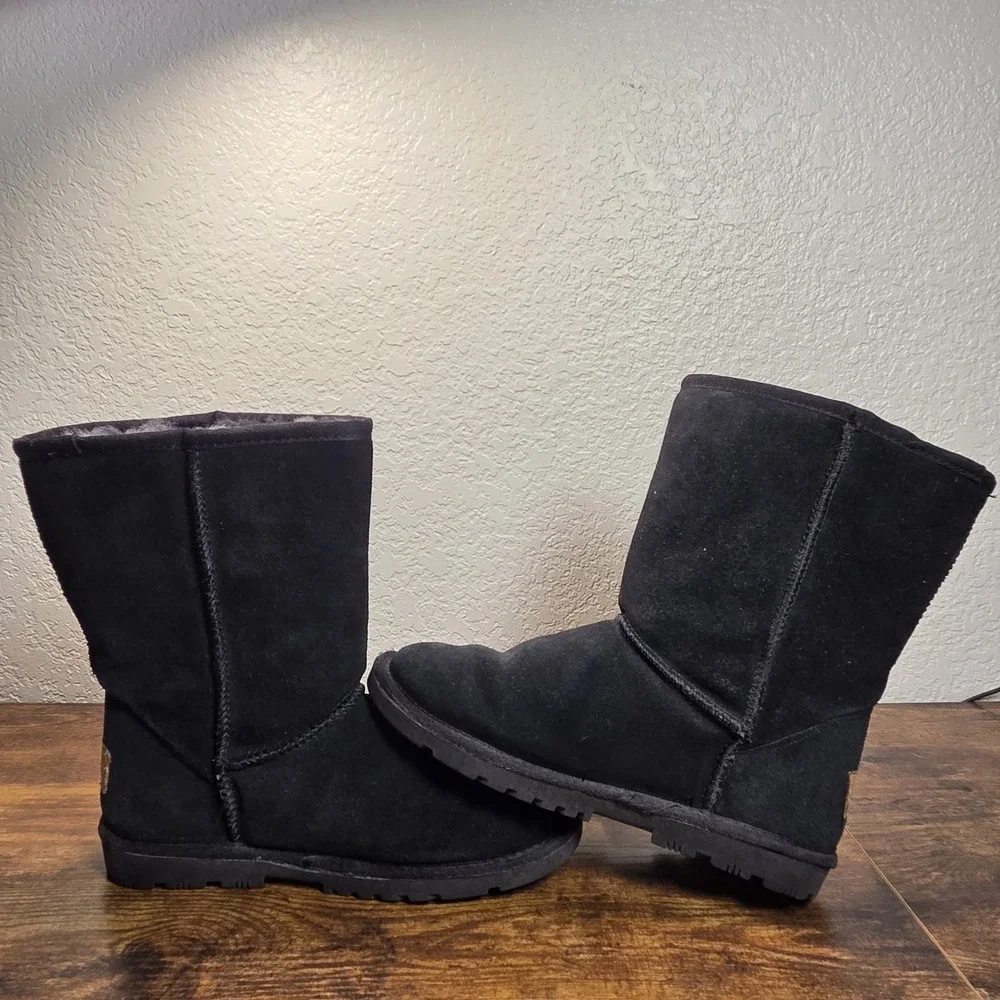Lamo Mid Calf Boots Women Size 7 Black Suede Faux Fur Lined Winter Cozy Pull On